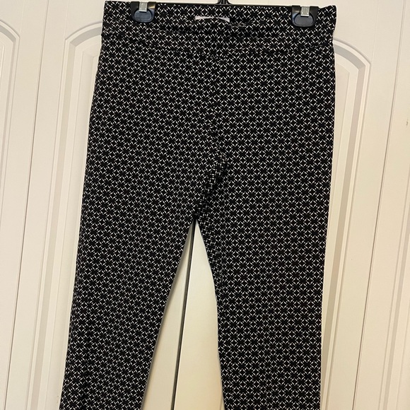 Margaret M Pants - Margaret M Black and White Patterned Capris